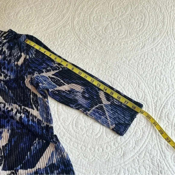 Chico’s Travelers Geo Leopard Tunic Shirt Womens 8 Long Blue Jacket Swim Cover - Picture 6 of 8